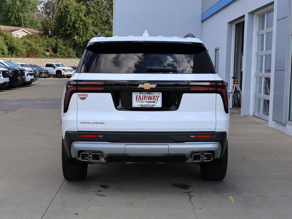 New 2026 Chevrolet Traverse LT w/ Driver Confidence Package image 9