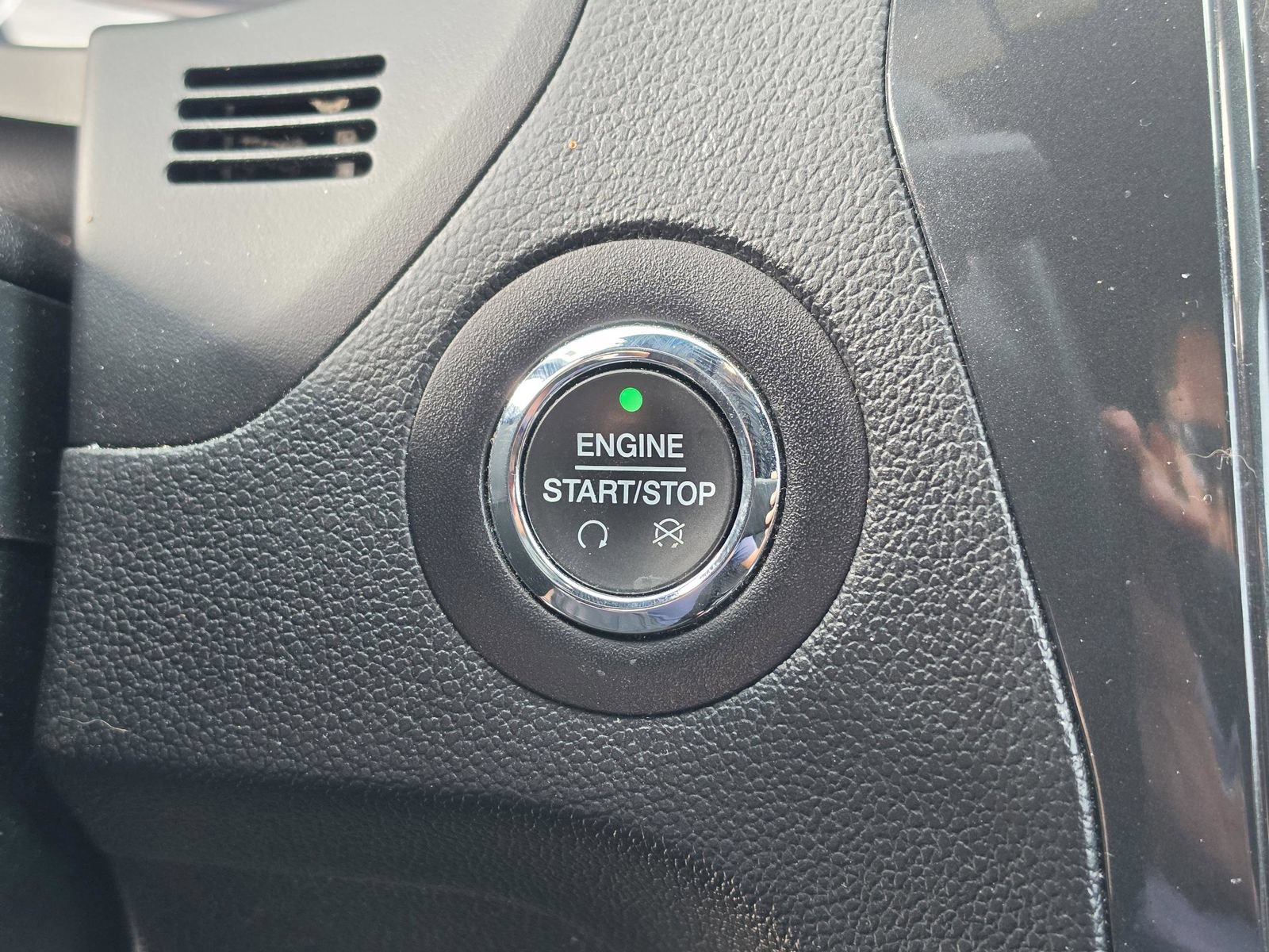 Used 2019 Ford Explorer XLT w/ Equipment Group 201A FWD image 38