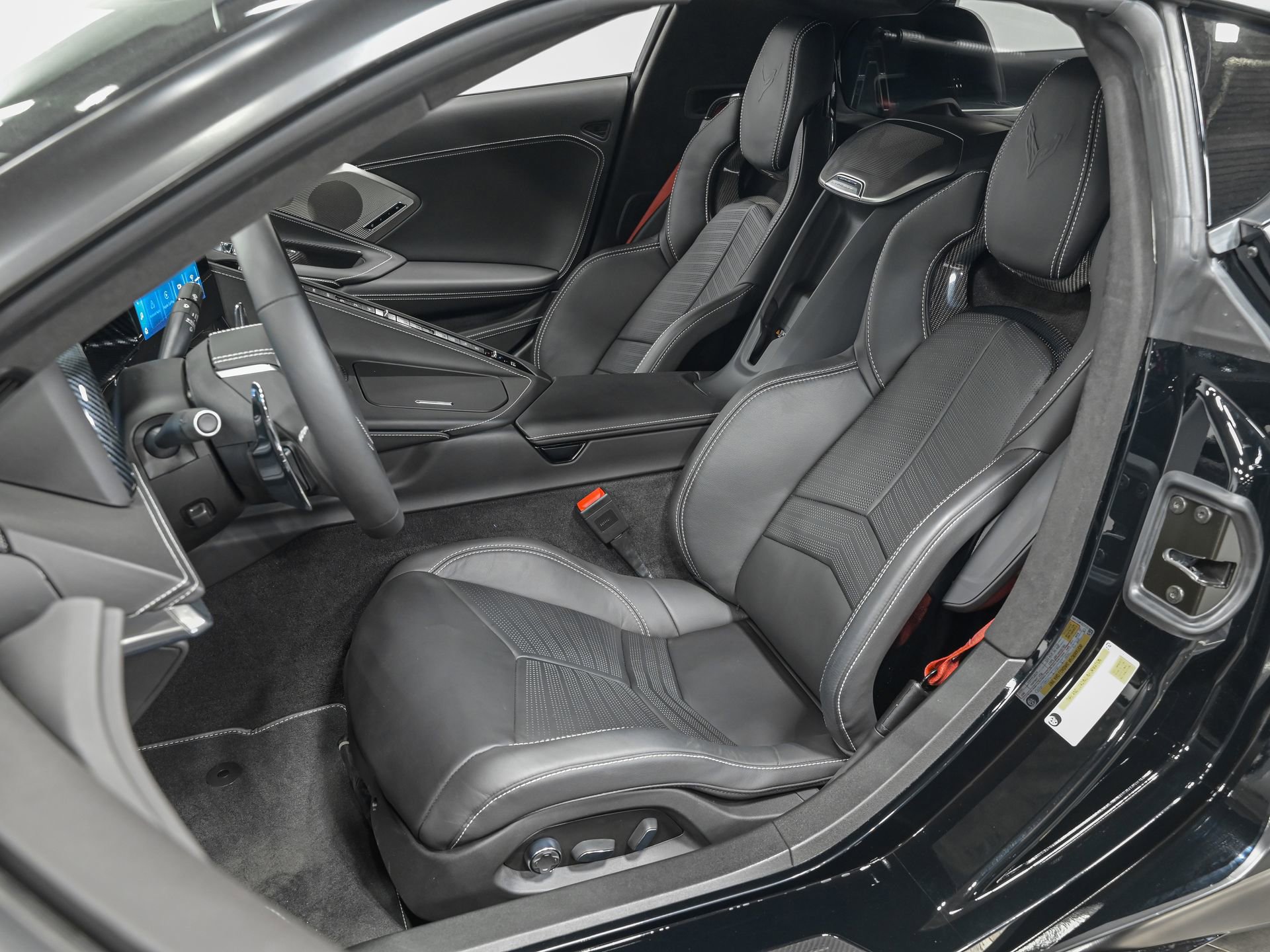 Used 2025 Chevrolet Corvette Stingray Premium Cpe w/ Z51 Performance Package RWD image 13