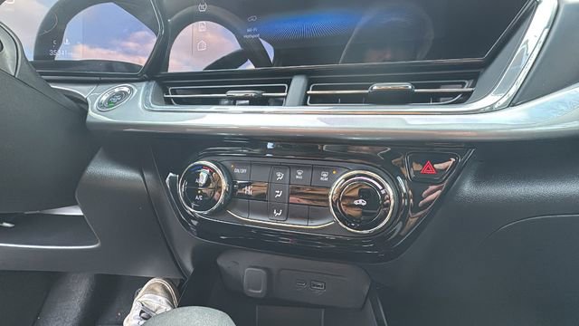 Used 2024 Chevrolet Trax LT image 20