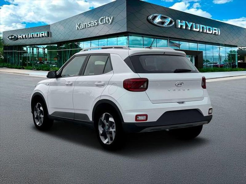 New 2026 Hyundai Venue SEL FWD image 5