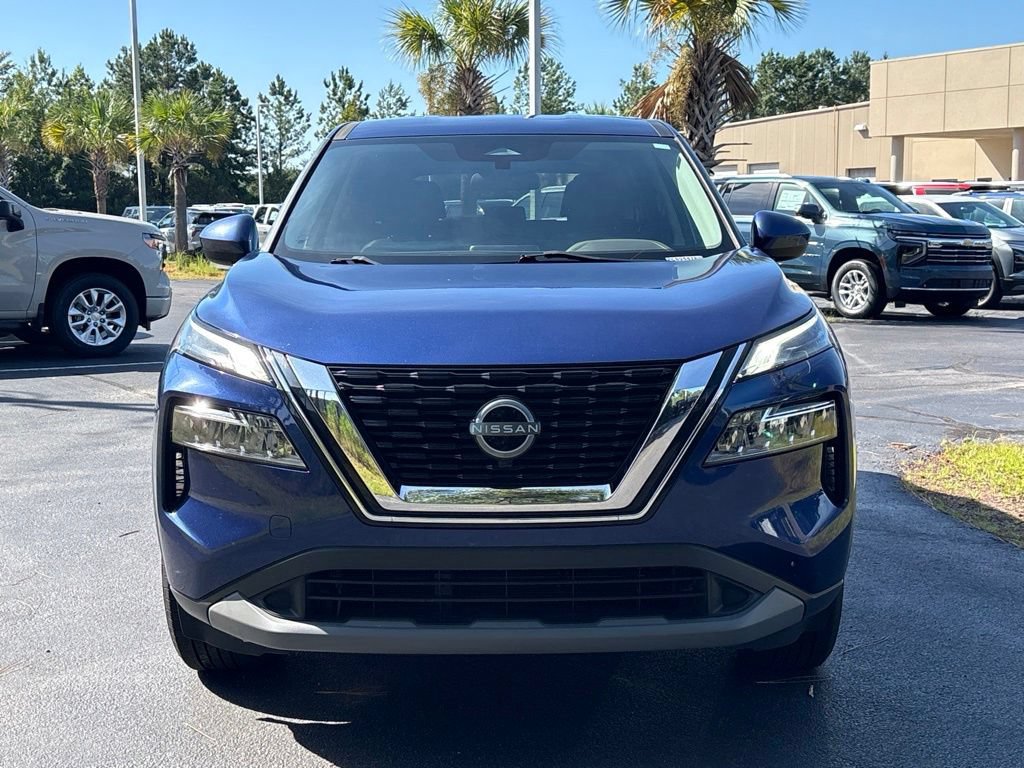 Used 2023 Nissan Rogue SV FWD image 2