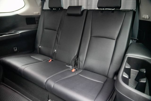 Used 2025 Toyota Grand Highlander AWD image 19