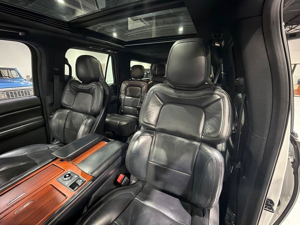 Used 2021 Lincoln Navigator L Reserve w/ Luxury Package AWD/4WD image 18