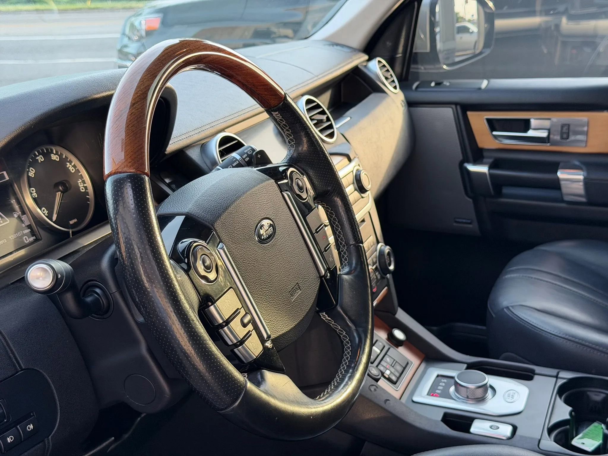 Used 2015 Land Rover LR4 HSE AWD/4WD image 68