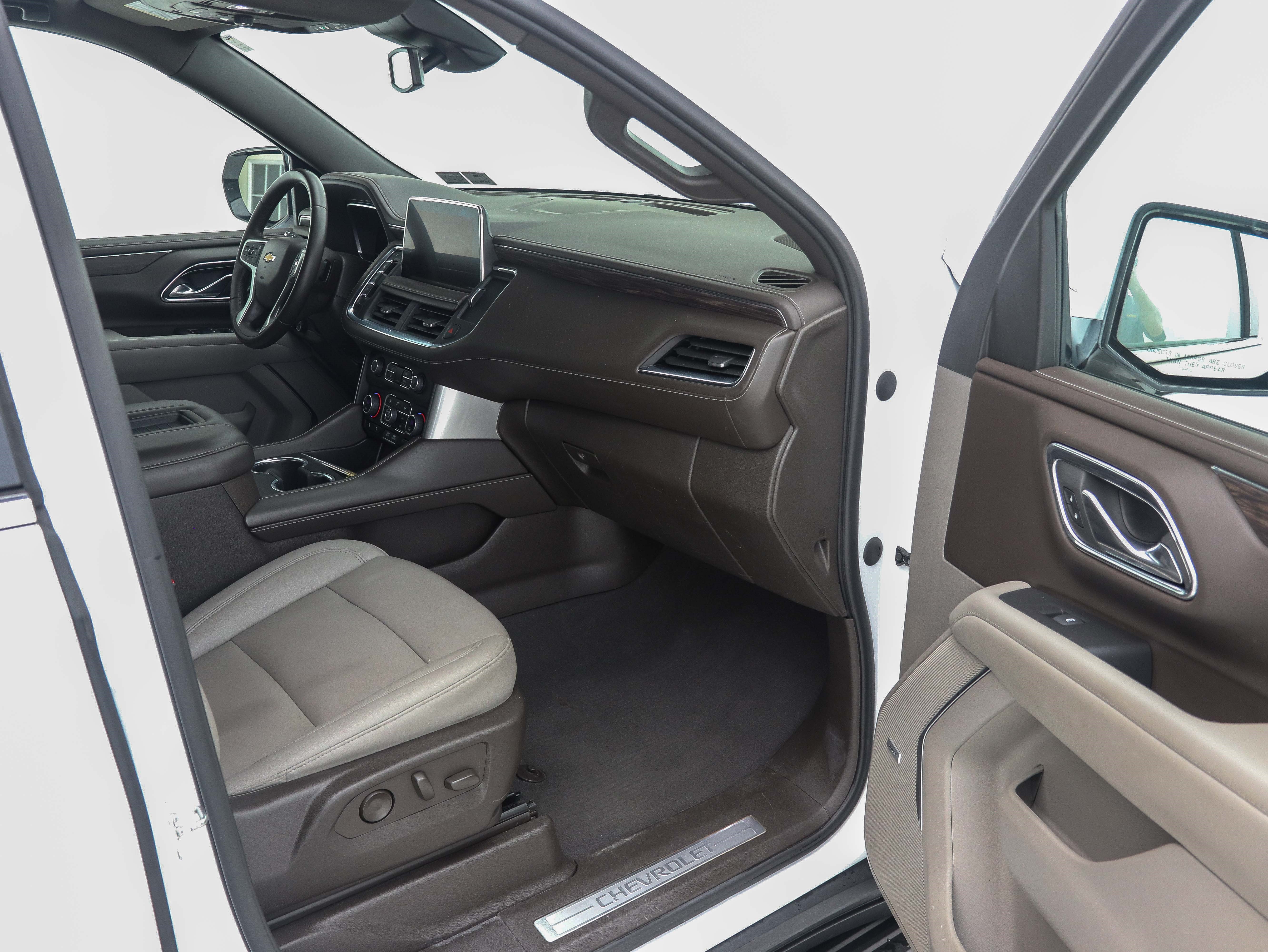 Used 2023 Chevrolet Suburban LT AWD/4WD image 19