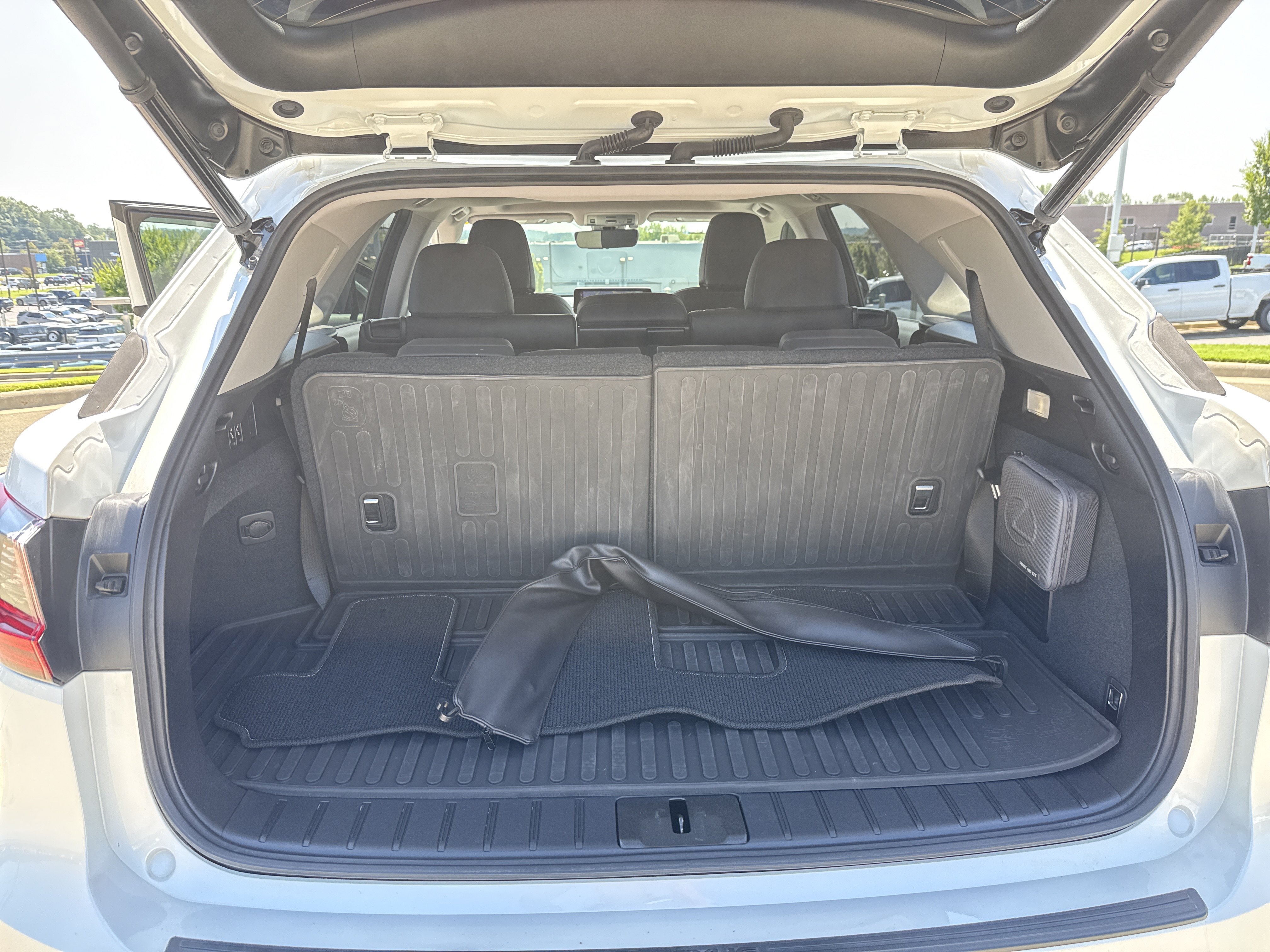 Used 2022 Lexus RX 350L FWD w/ Premium Package image 36
