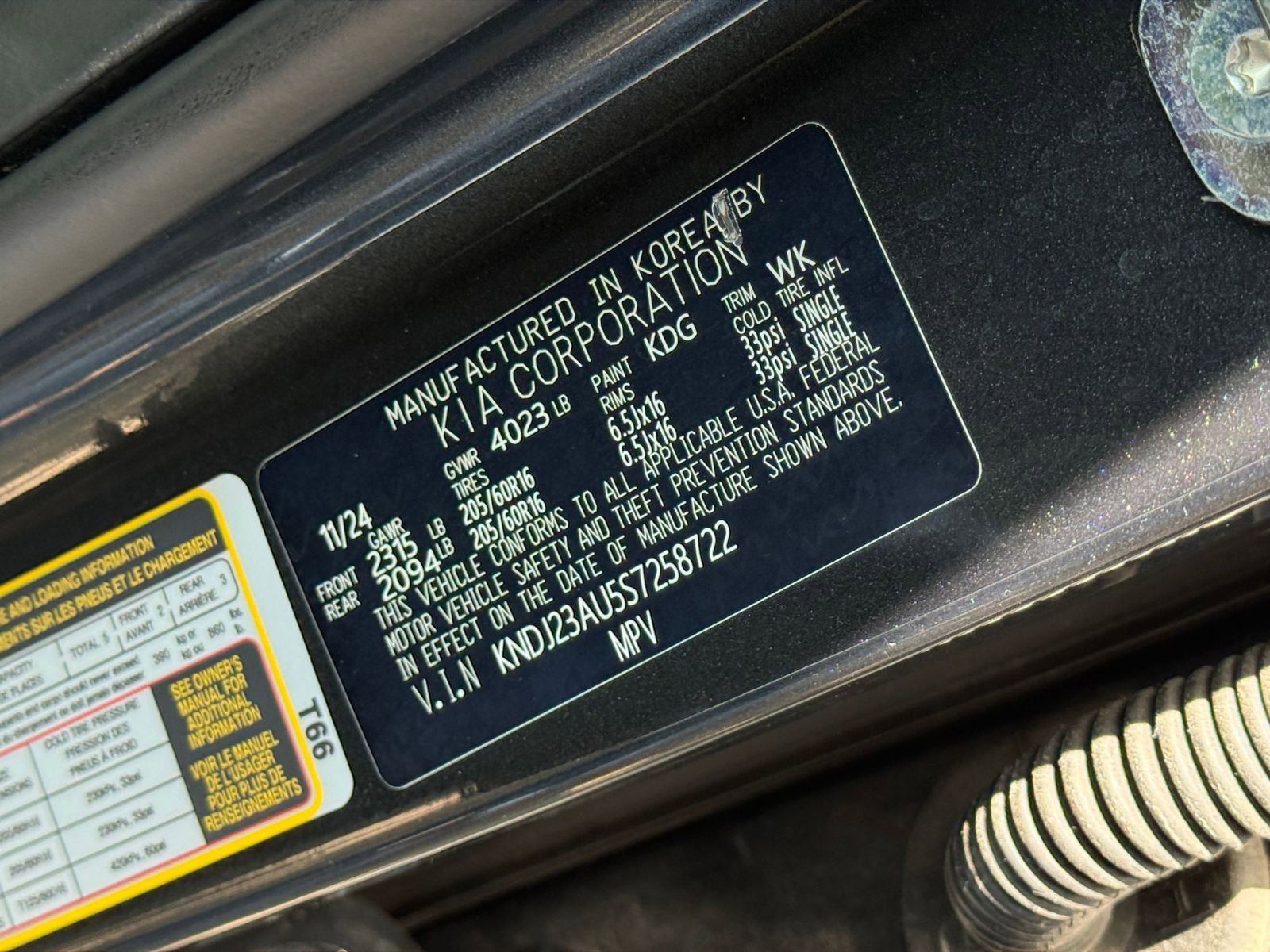 Used 2025 Kia Soul LX w/ LX Technology Package FWD image 29