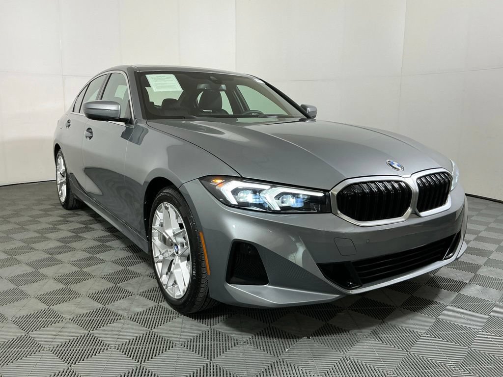 Used 2025 BMW 330i Sedan w/ Convenience Package RWD image 3