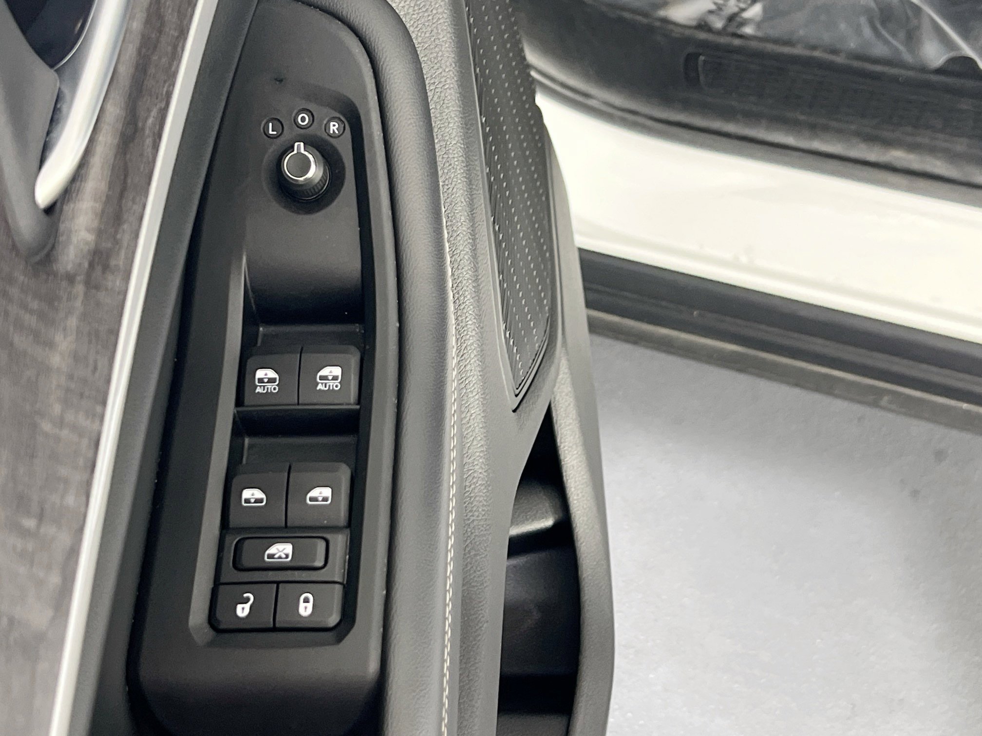 Used 2023 Jeep Grand Cherokee Limited image 18