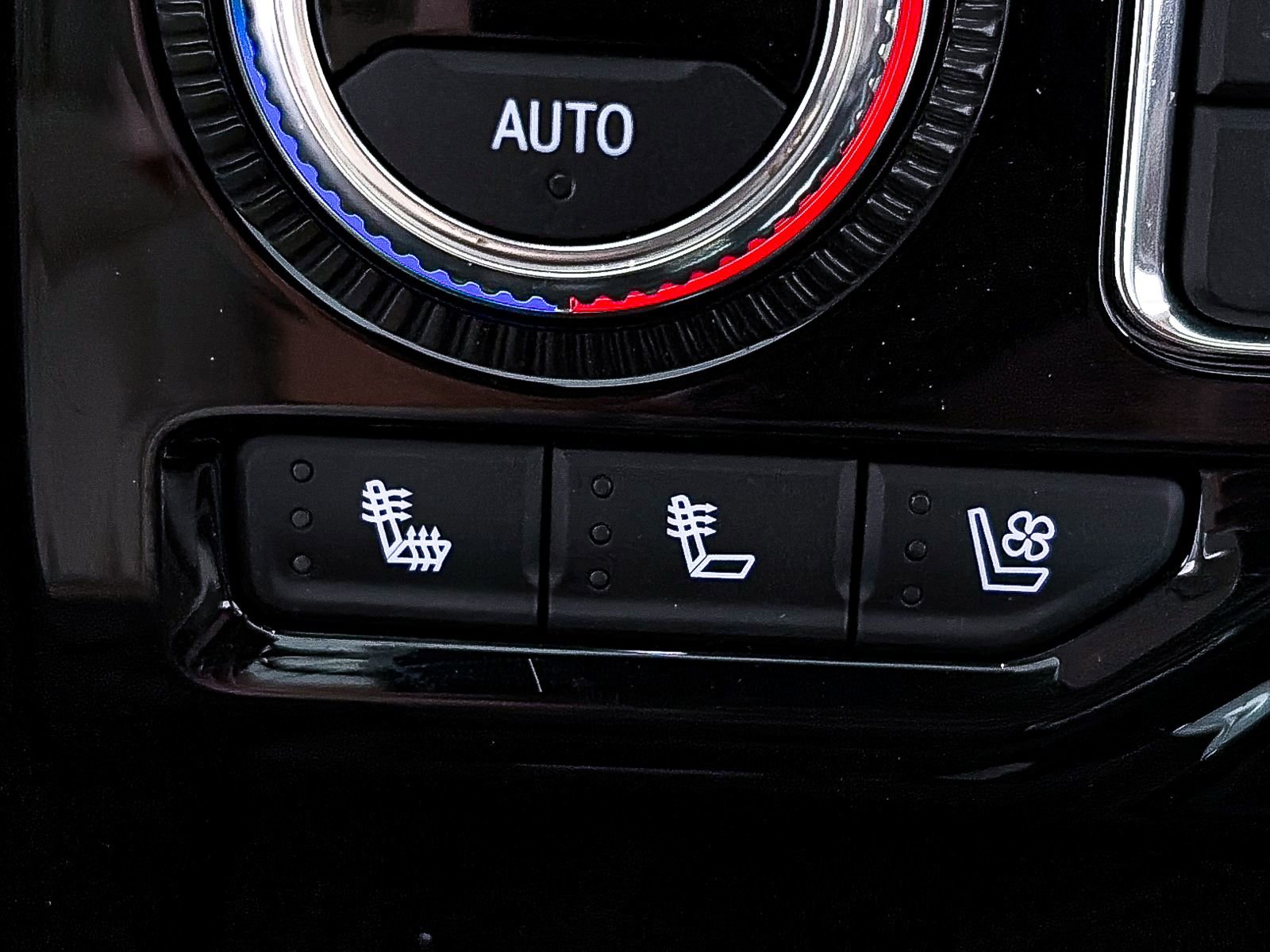 Used 2024 GMC Yukon Denali w/ Max Trailering Package image 29