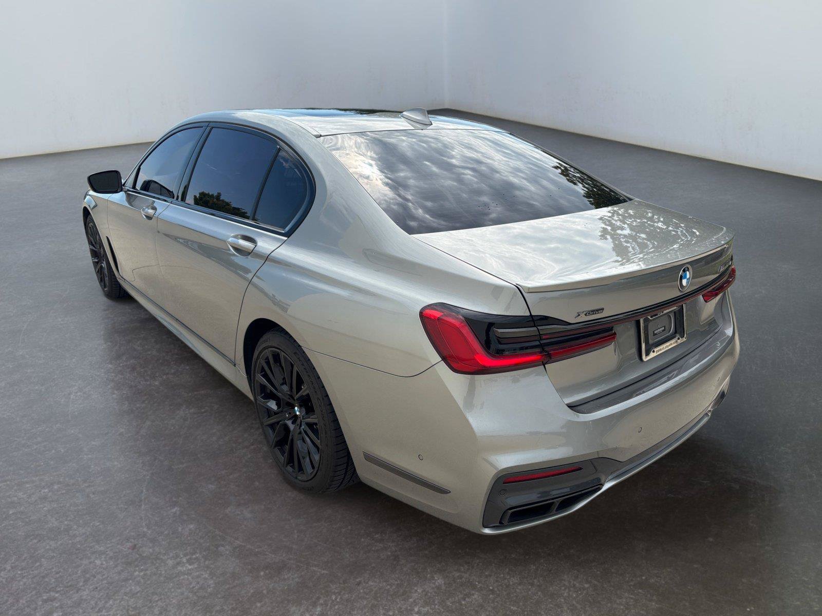 Used 2020 BMW M760i xDrive AWD/4WD image 17