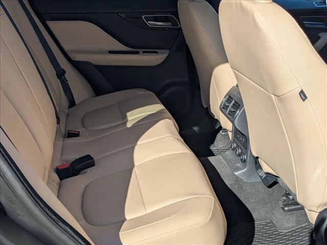 Used 2019 Jaguar F-PACE Premium image 20