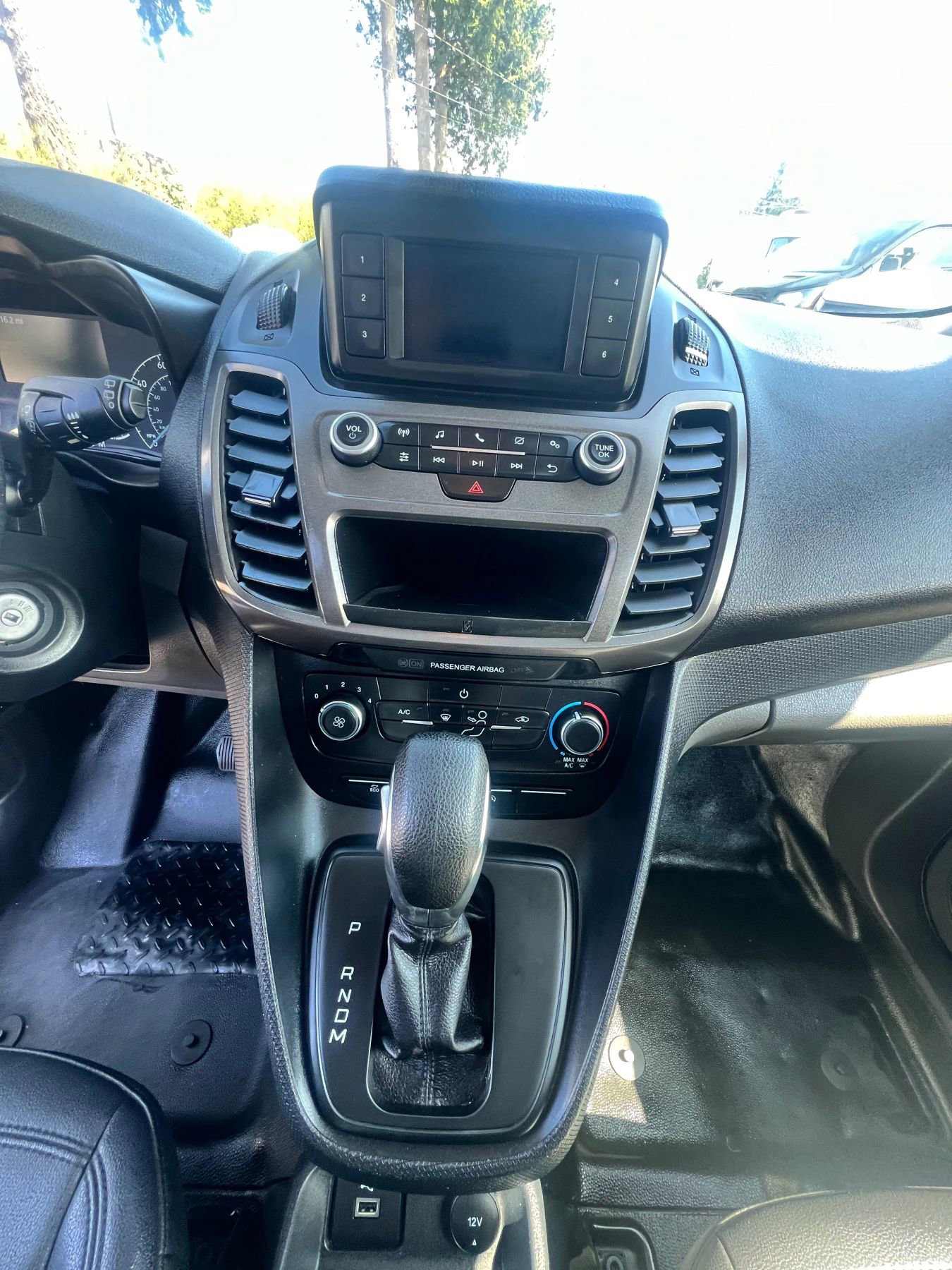 Used 2020 Ford Transit Connect XL image 13