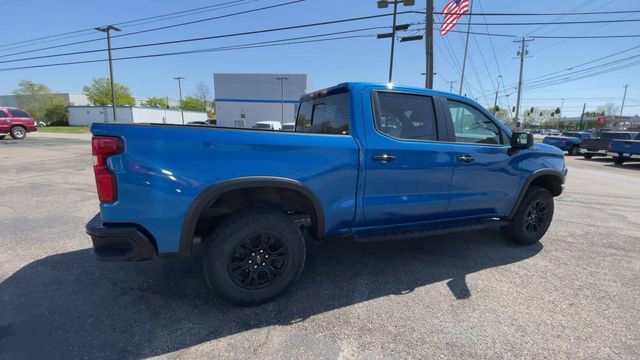 Used 2022 Chevrolet Silverado 1500 ZR2 w/ Technology Package AWD/4WD image 2