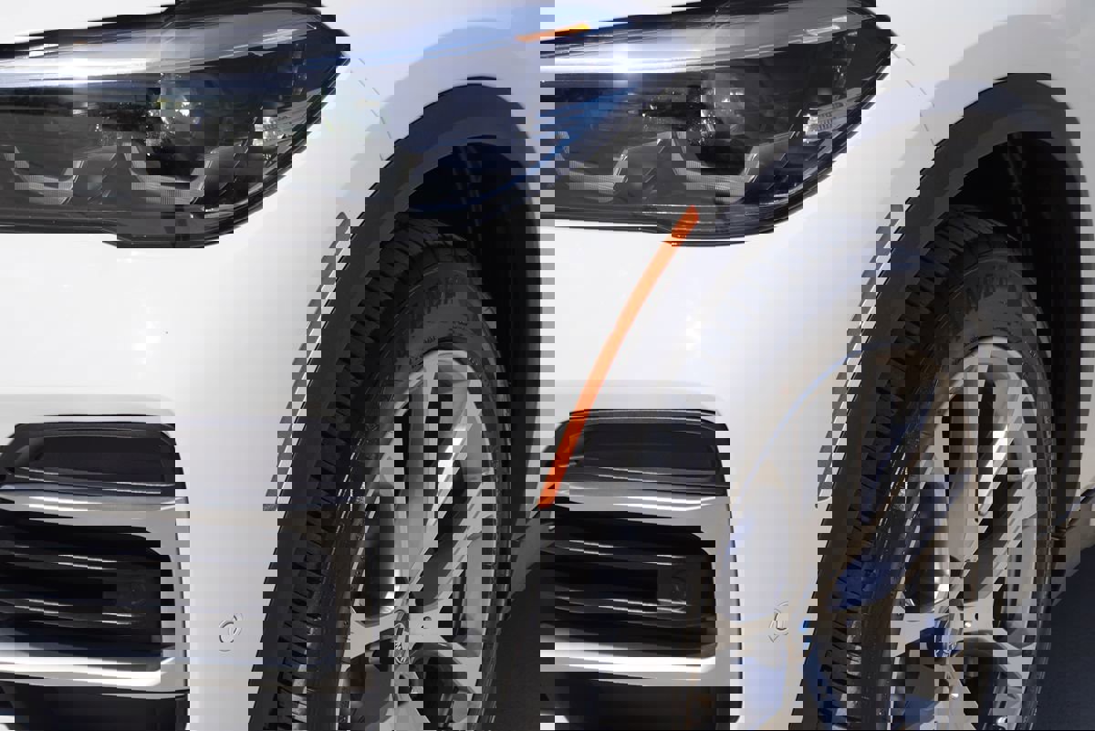 Used 2022 BMW X5 xDrive40i w/ Parking Assistance Package image 2