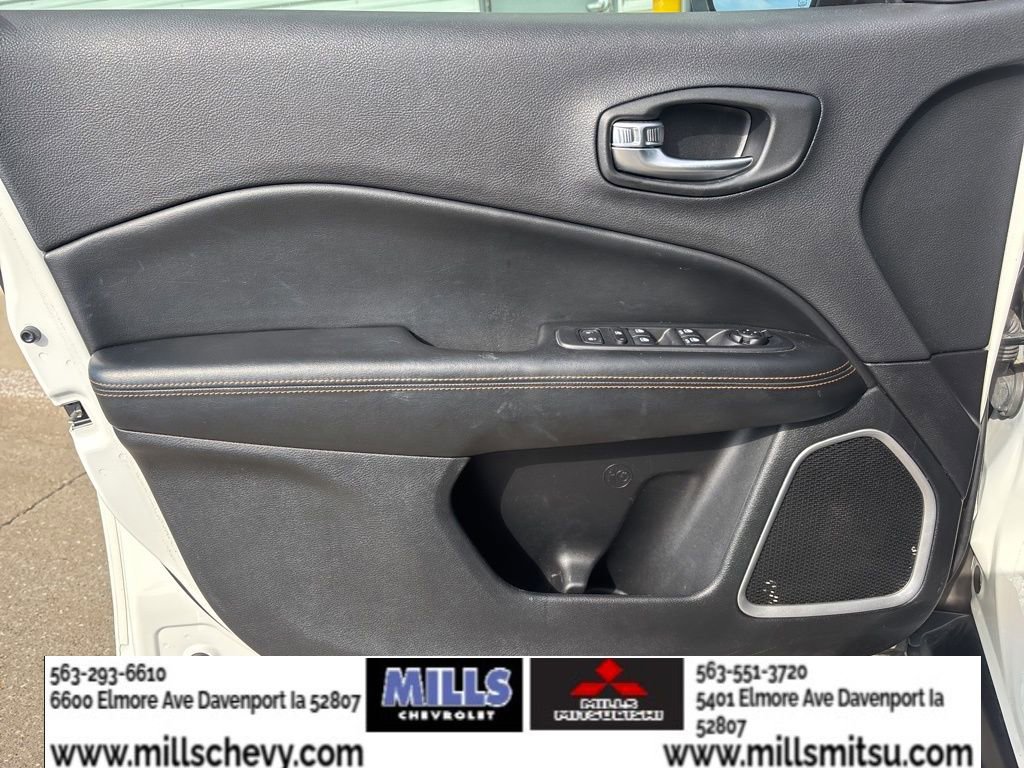 Used 2019 Jeep Compass Limited AWD/4WD image 9