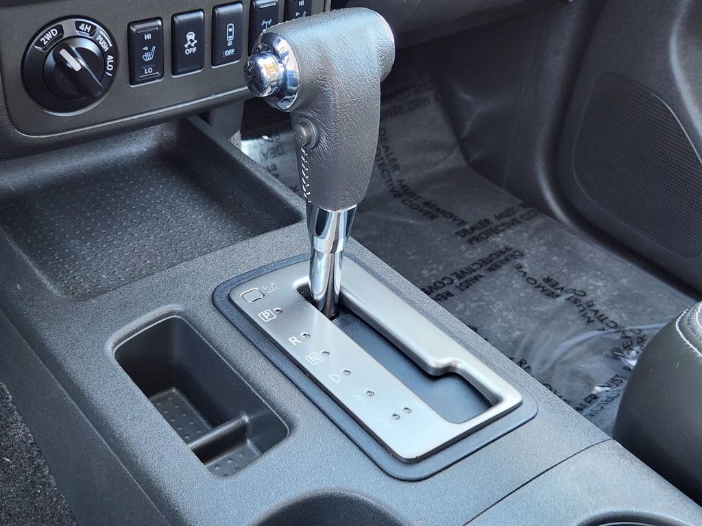 Used 2017 Nissan Frontier PRO-4X w/ Pro-4x Luxury Package image 16