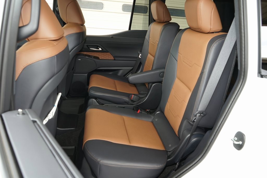 Used 2025 Lexus GX 550 image 18