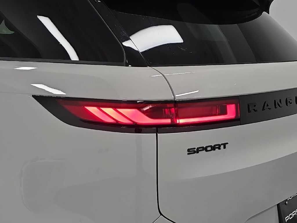 Used 2025 Land Rover Range Rover Sport Dynamic SE AWD/4WD image 29