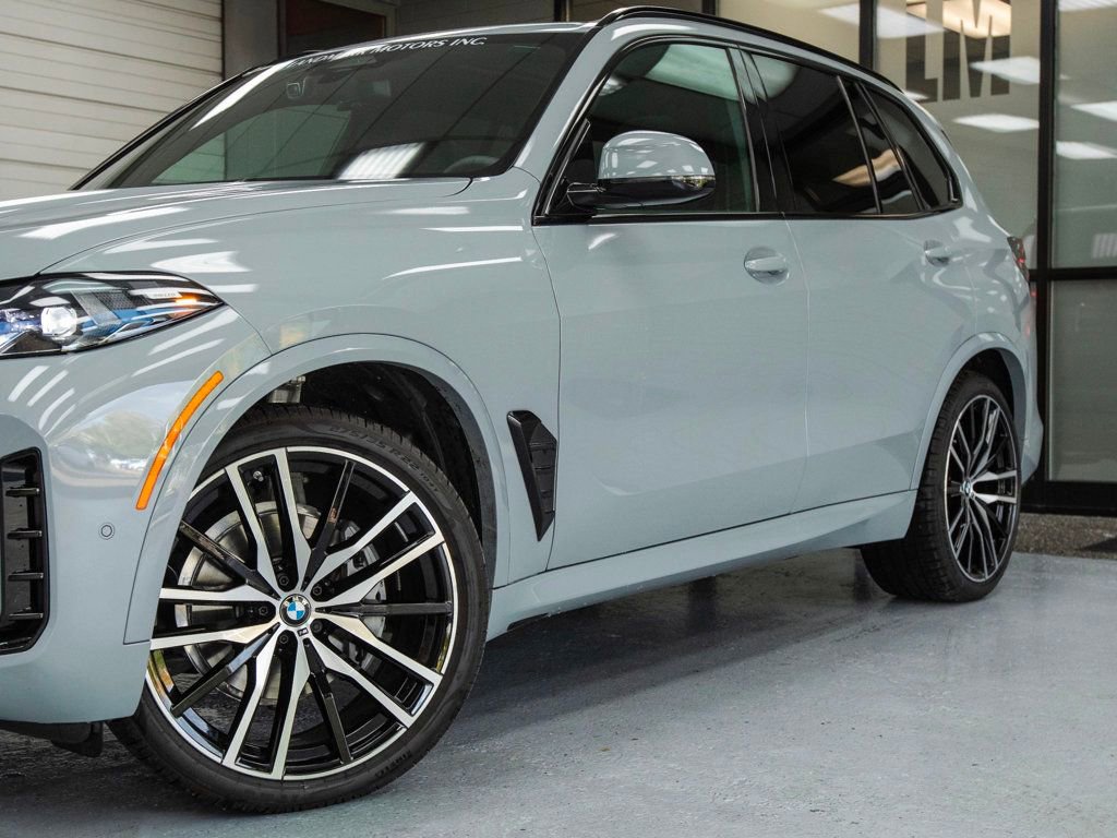 Used 2026 BMW X5 xDrive40i w/ M Sport Package image 13