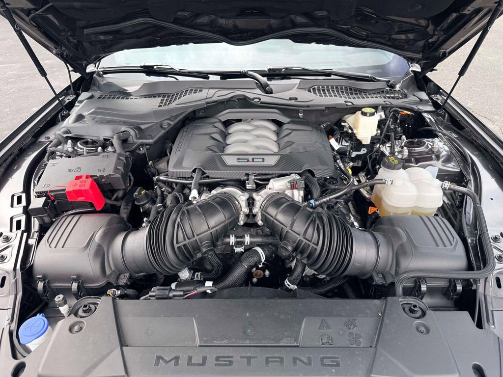 Used 2024 Ford Mustang GT RWD image 9