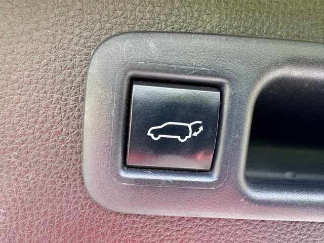 Used 2021 Toyota Highlander XLE AWD/4WD image 10