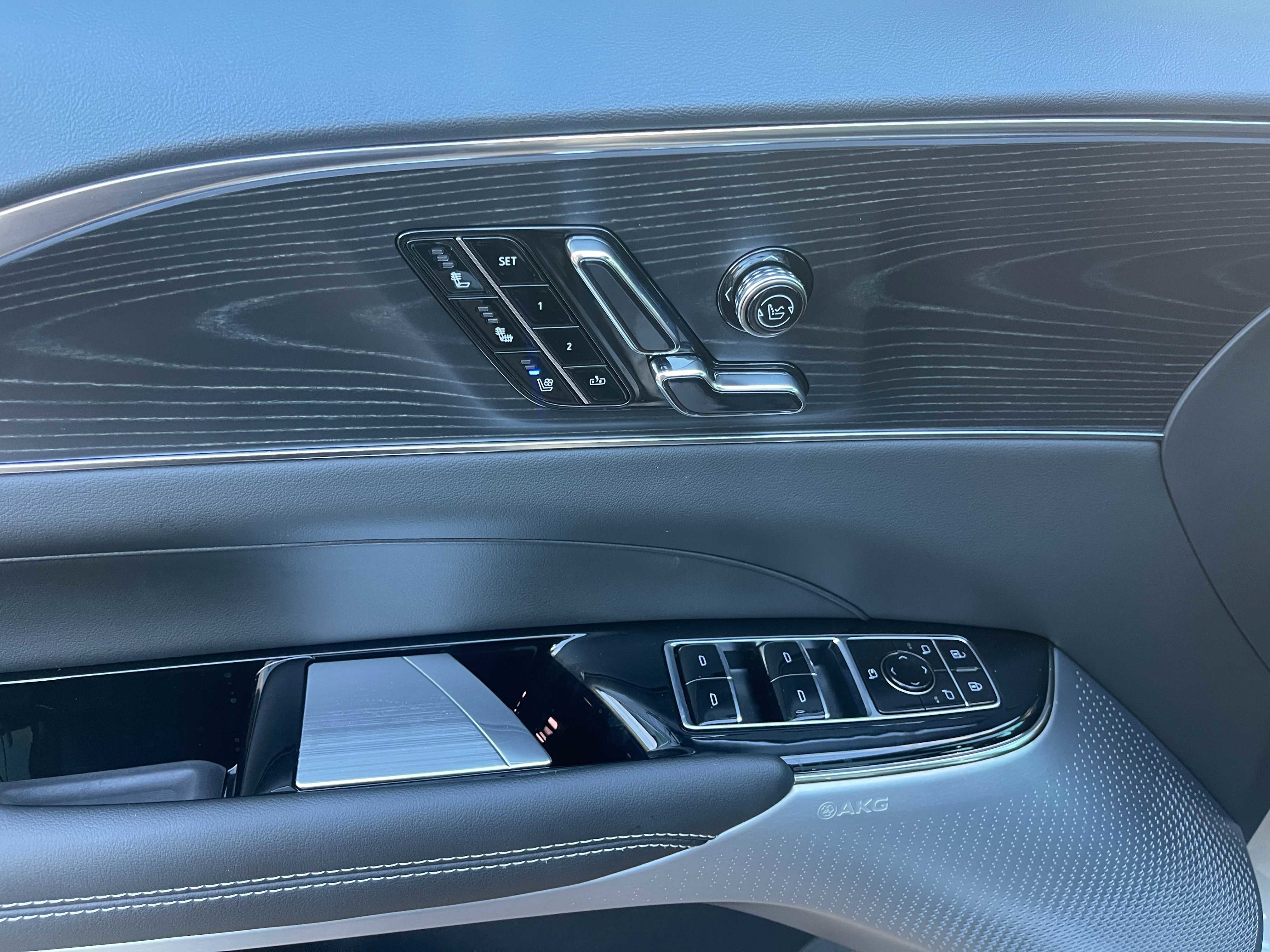 Used 2024 Cadillac Lyriq Sport image 22