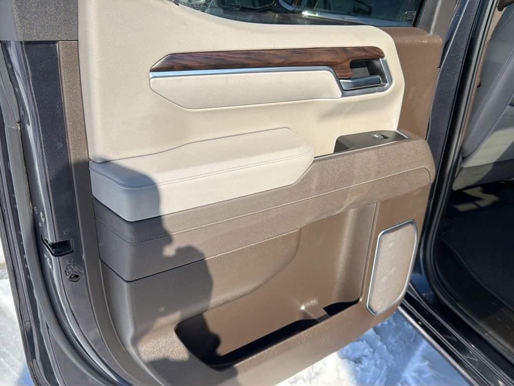 Used 2025 GMC Sierra 1500 SLT image 14