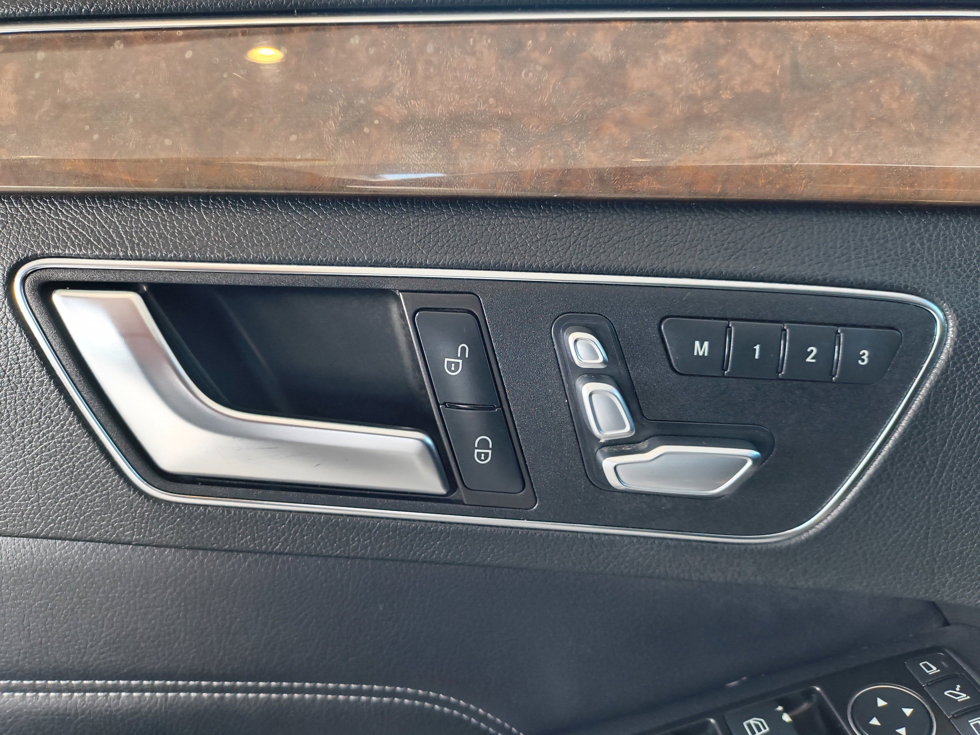 Used 2016 Mercedes-Benz E 350 4MATIC Wagon image 13