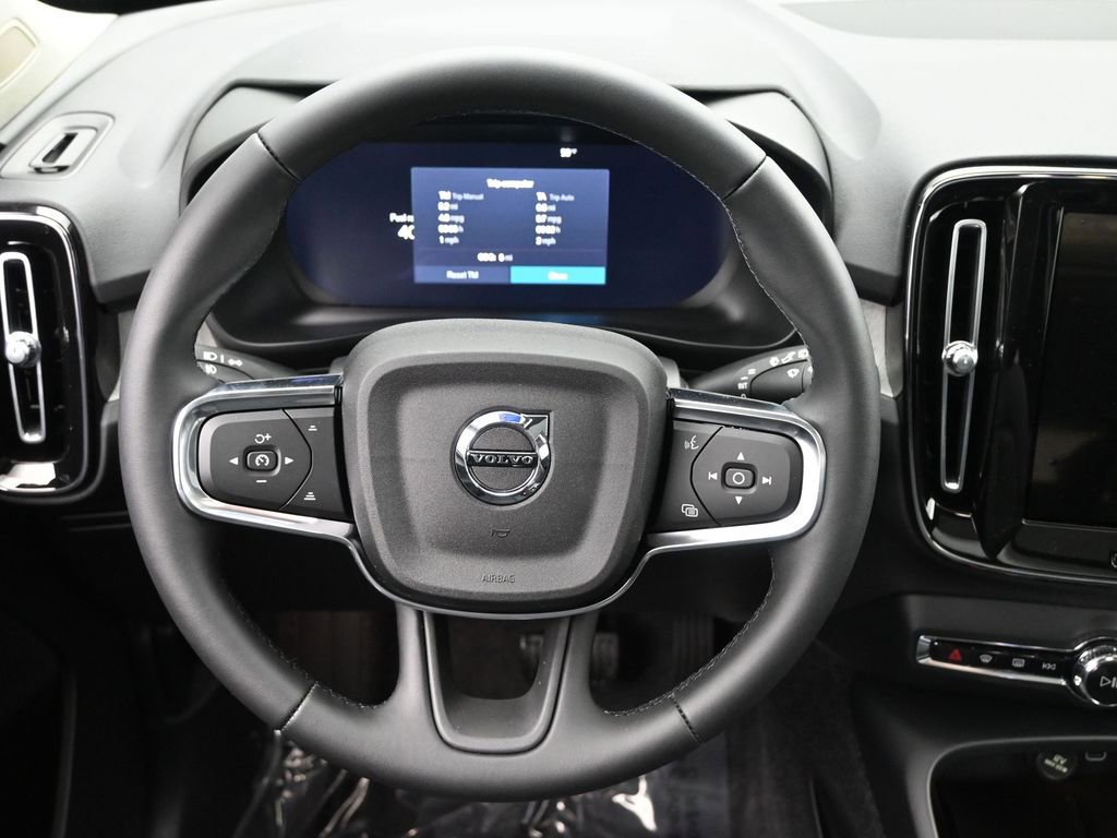 New 2026 Volvo XC40 B5 Plus w/ Protection Package Premier image 17