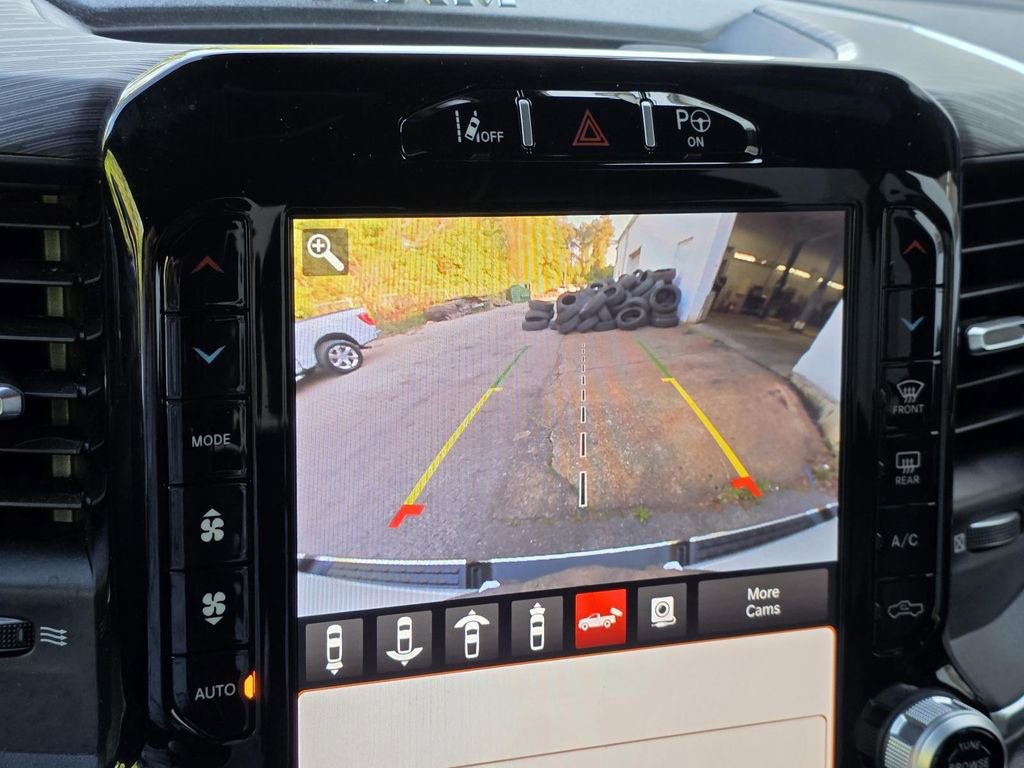 Used 2023 RAM 1500 Laramie AWD/4WD image 19