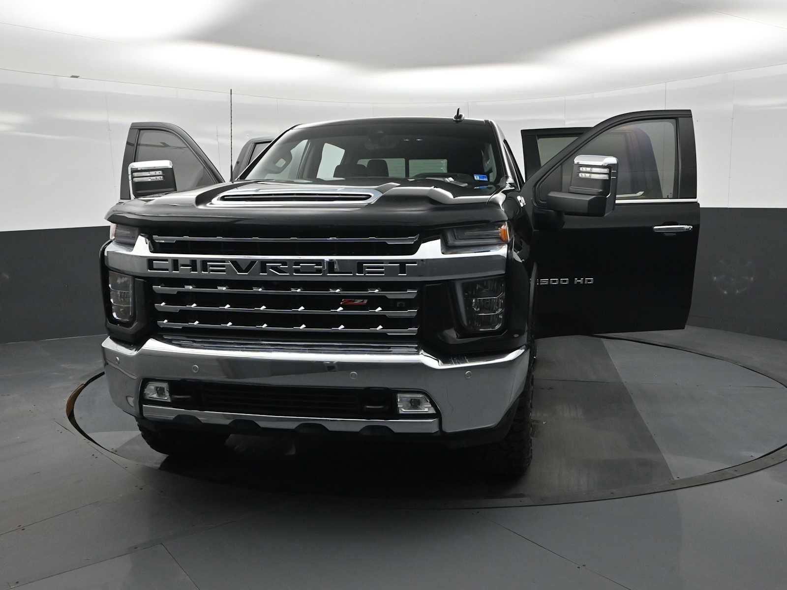 Used 2020 Chevrolet Silverado 2500 LTZ w/ LTZ Plus Package image 29