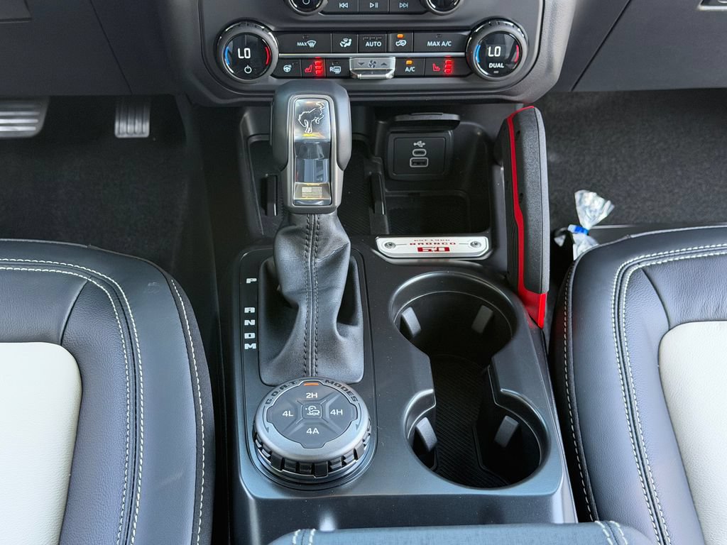 New 2026 Ford Bronco Outer Banks w/ Sasquatch Package AWD/4WD image 13