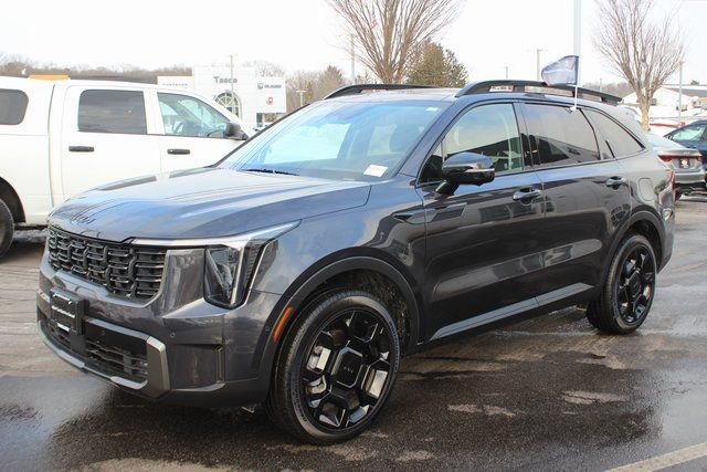 Used 2025 Kia Sorento SX image 2