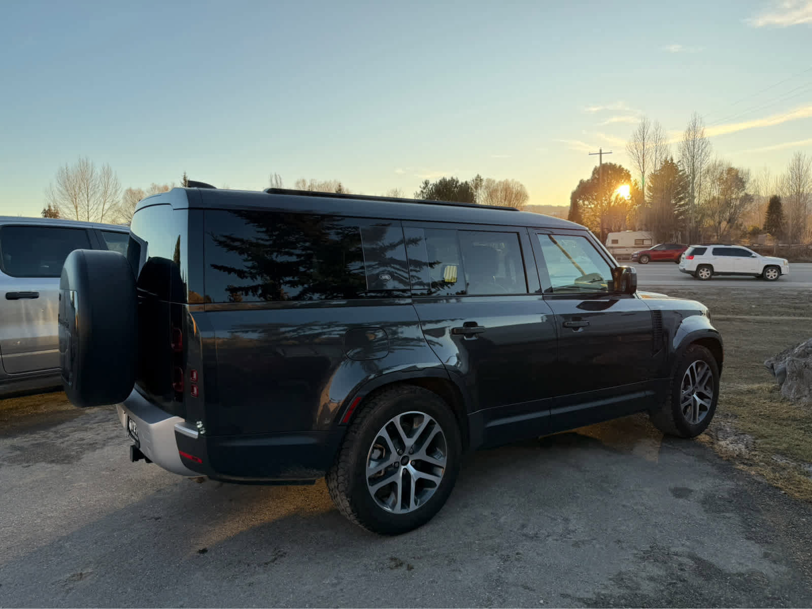 Used 2024 Land Rover Defender 130 S image 9