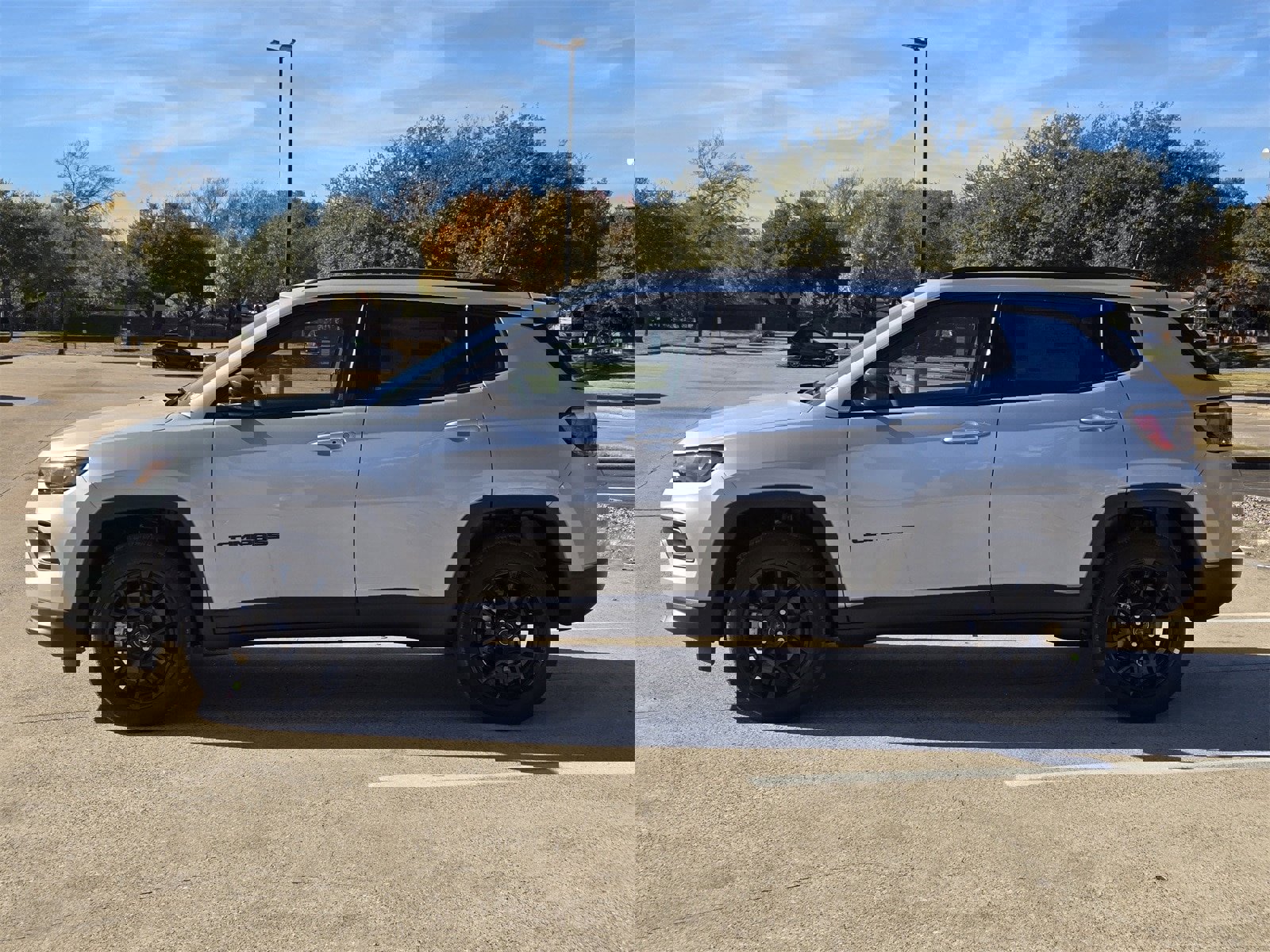 New 2026 Jeep Compass Latitude image 3