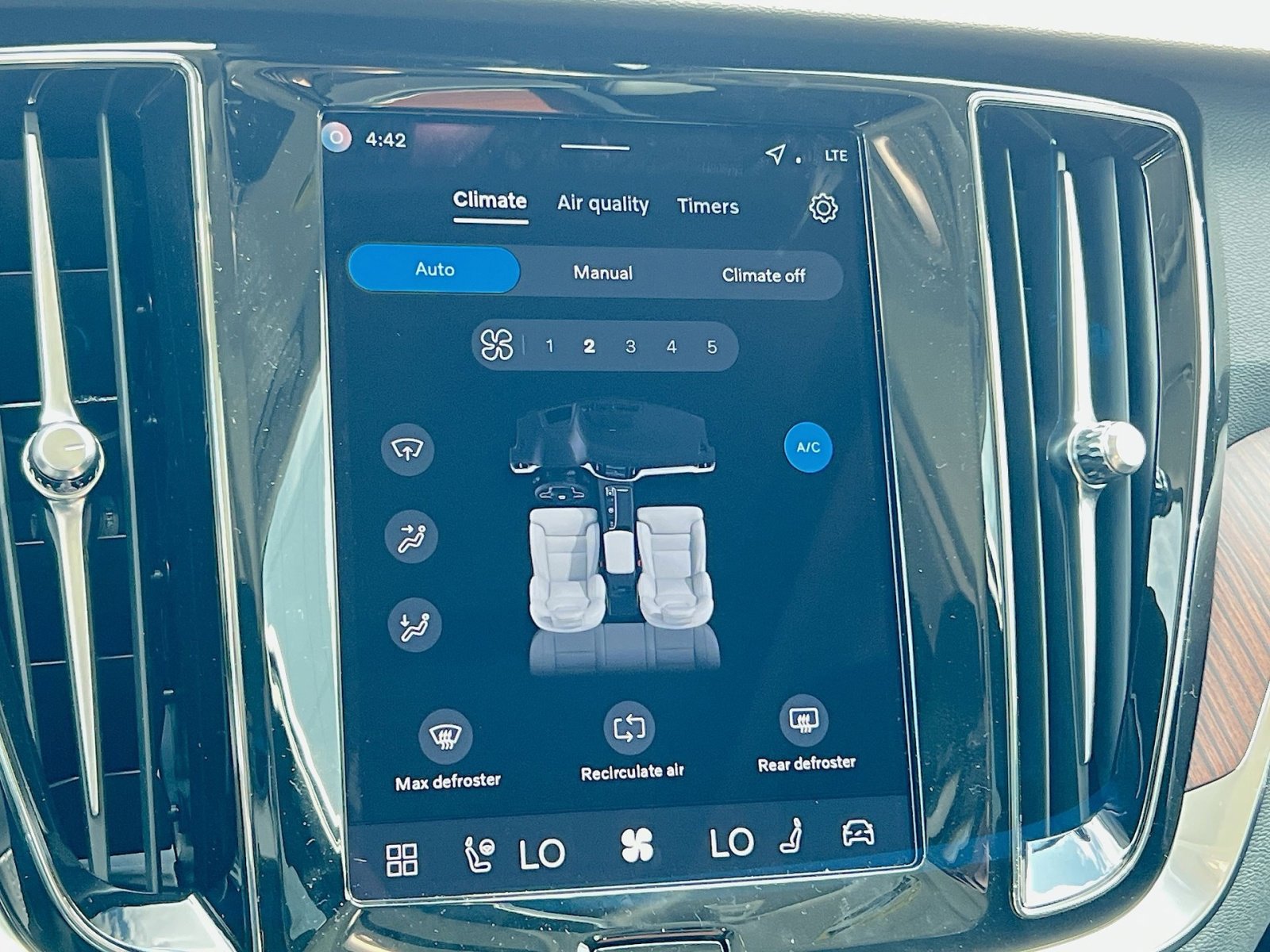 New 2026 Volvo V60 B5 Cross Country Plus w/ Protection Package Premier image 21