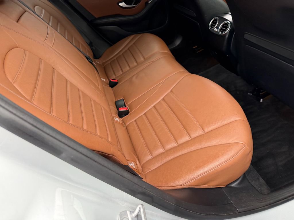 Used 2019 Mercedes-Benz GLC 350e 4MATIC image 7