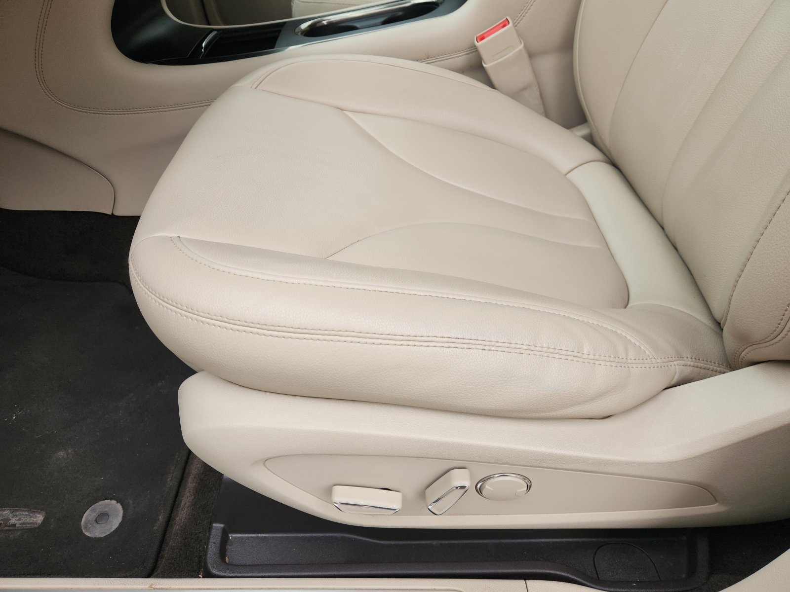 Used 2017 Lincoln MKC Premiere FWD image 30