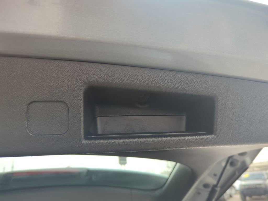 Used 2023 Chevrolet Equinox LS image 18