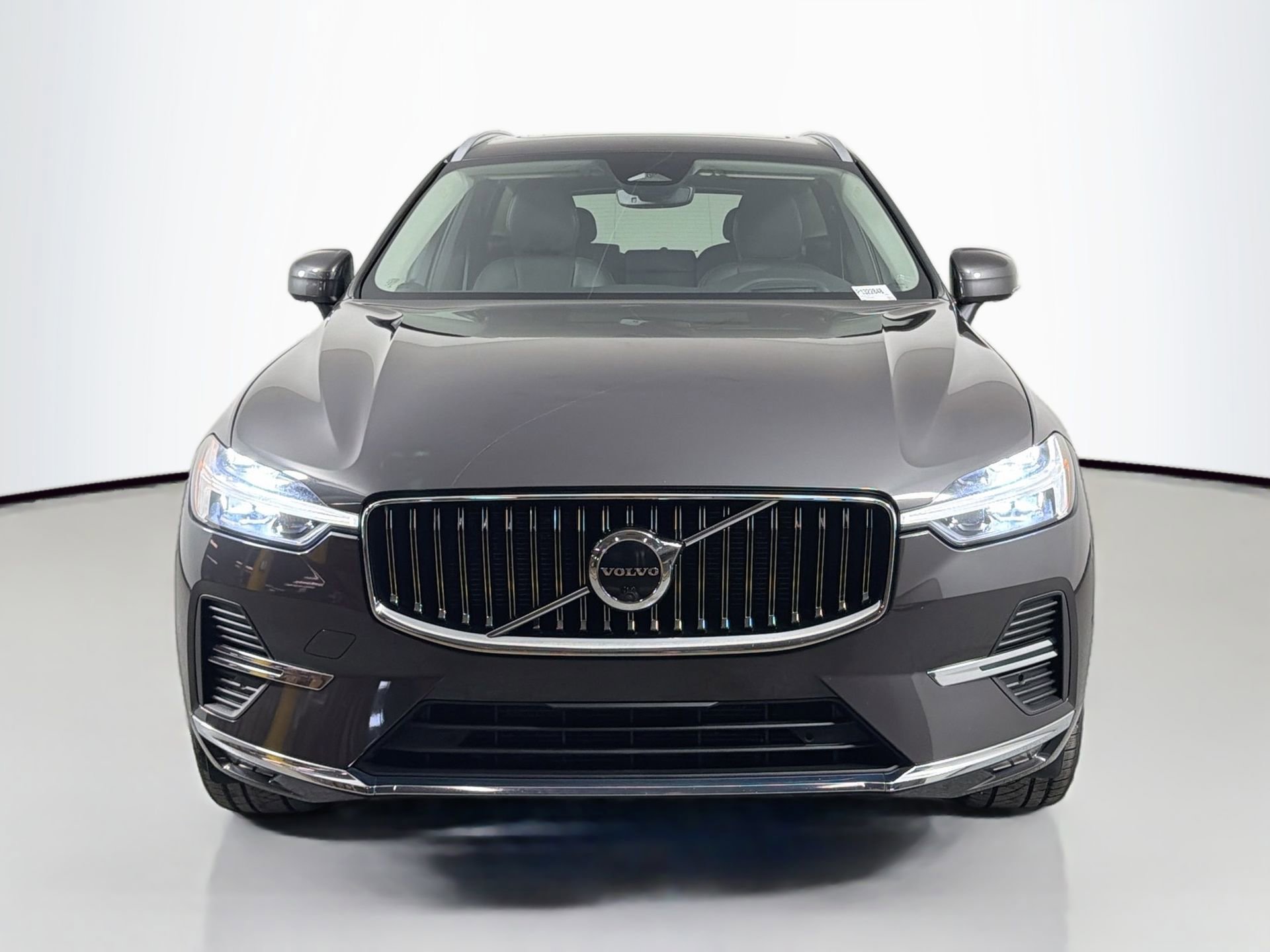Certified 2023 Volvo XC60 B5 Ultimate w/ Protection Package FWD image 2