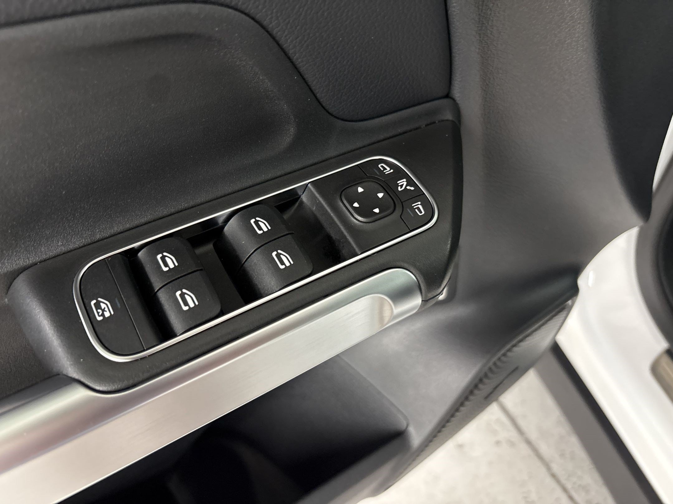 Certified 2026 Mercedes-Benz GLB 250 image 27