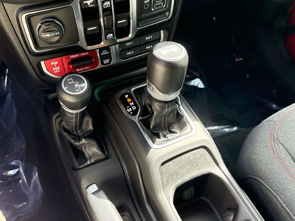 Used 2024 Jeep Wrangler Unlimited Rubicon AWD/4WD image 23