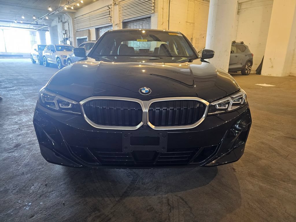 Used 2025 BMW 330i xDrive Sedan w/ Premium Package AWD/4WD image 3