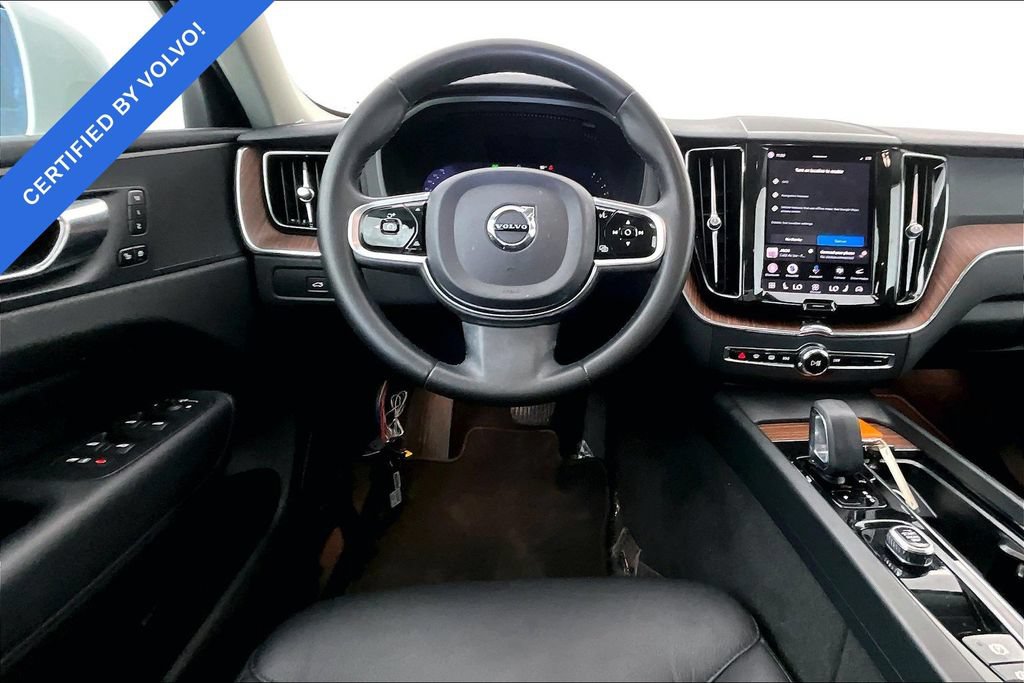 Used 2023 Volvo XC60 B5 Plus AWD/4WD image 6