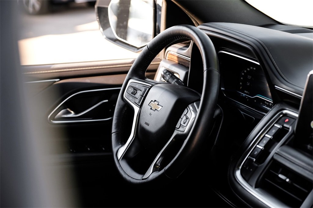 Used 2022 Chevrolet Suburban Premier image 11