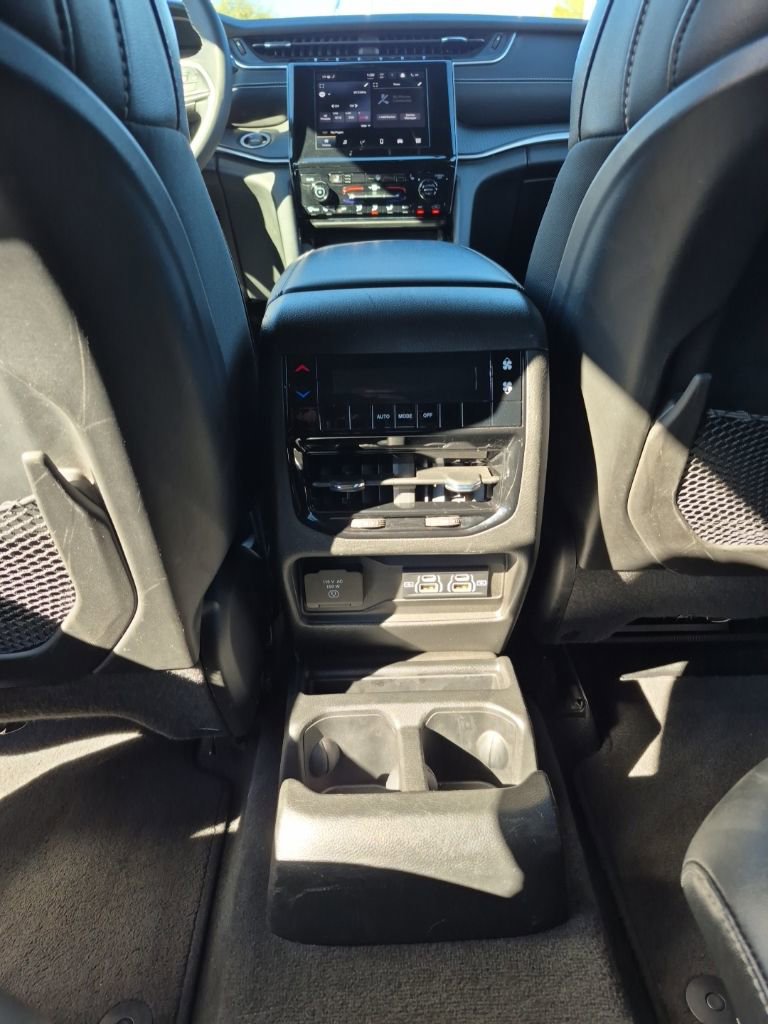 Used 2023 Jeep Grand Cherokee L Altitude AWD/4WD image 53