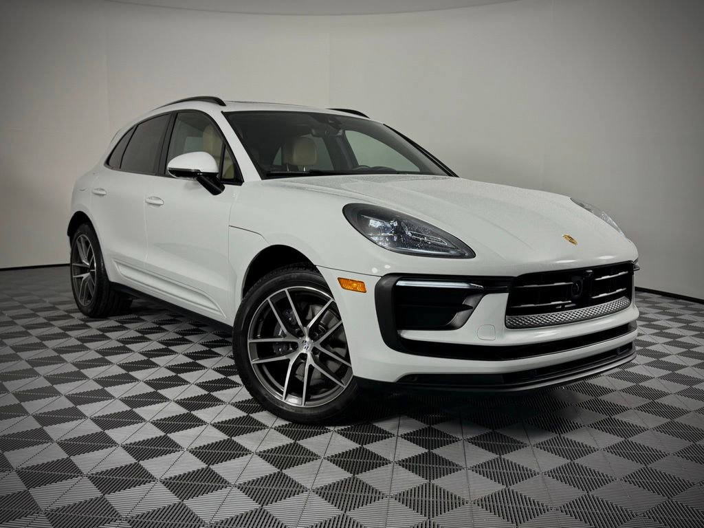 Certified 2024 Porsche Macan AWD/4WD image 6