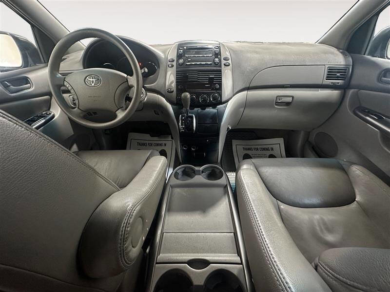Used 2008 Toyota Sienna CE image 10